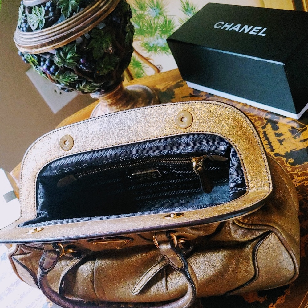 Prada purse - Rare gold soft leather - Picture 4 of 8
